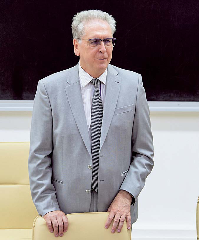 Колесник Юрій Михайлович